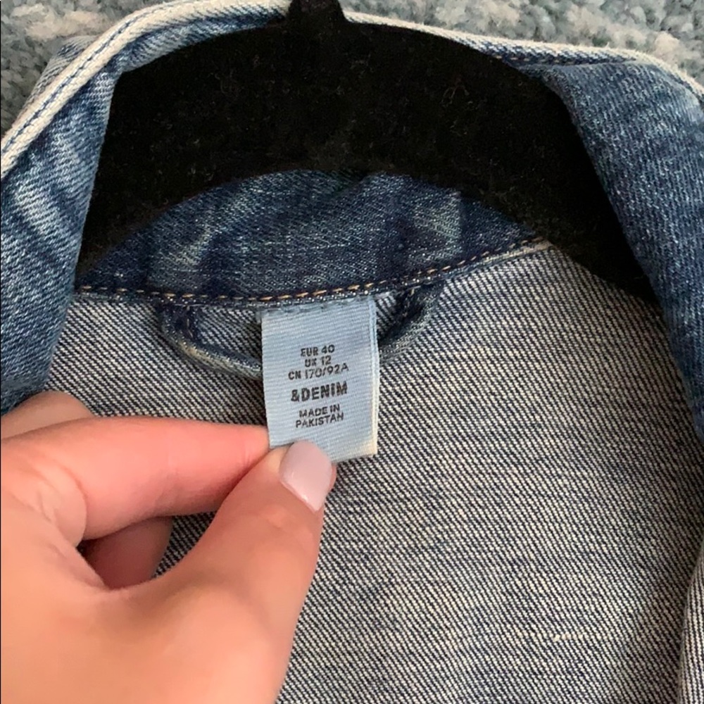 H&M jean jacket - Picture 3 of 3